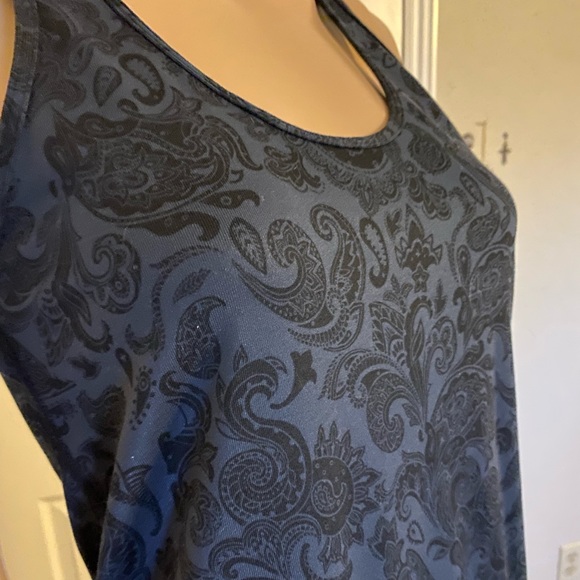EUC RARE Lululemon Tank - Picture 2 of 8